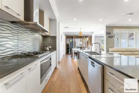 Property photo of 4 Belmont Court Taylors Hill VIC 3037