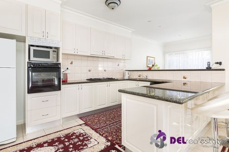Property photo of 2/13 Erica Close Endeavour Hills VIC 3802