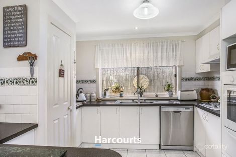 Property photo of 2 Ruffles Close Narre Warren South VIC 3805