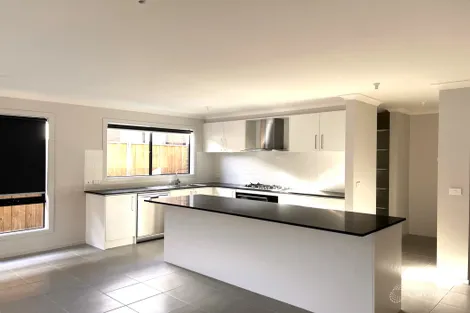 7 Bootlace Rd, Officer, VIC 3809