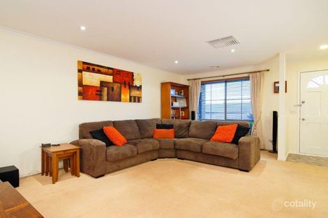 Property photo of 10 Sue Place Berwick VIC 3806