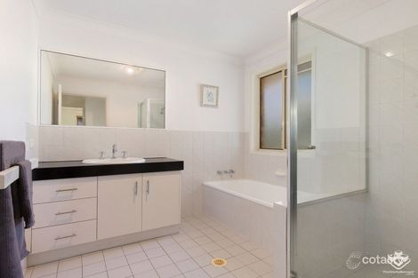 Property photo of 14 Leura Place Helensvale QLD 4212