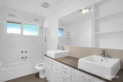 Property photo of 2 Parklands Court Narre Warren VIC 3805