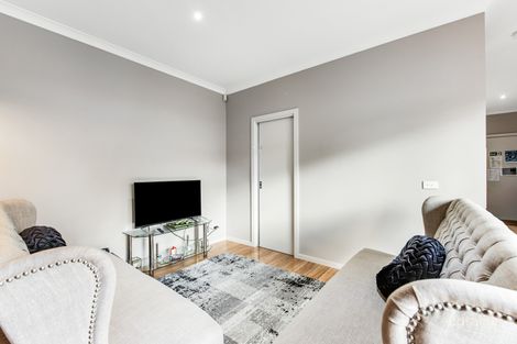 Property photo of 27 Emu Parade Jacana VIC 3047