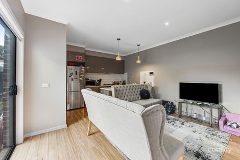 Property photo of 27 Emu Parade Jacana VIC 3047