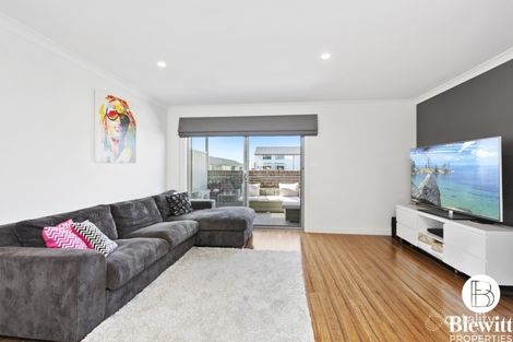 Property photo of 21/2 Clare Burton Crescent Franklin ACT 2913