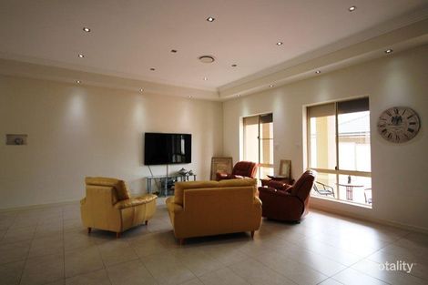 Property photo of 32 Howard Close Green Valley NSW 2168