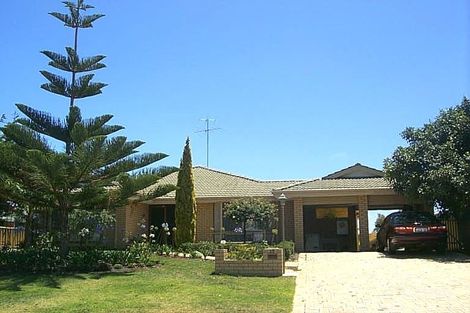 Property photo of 75 Portmarnock Circle Halls Head WA 6210