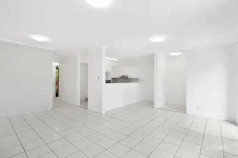 Property photo of 3/3-7 Eady Avenue Broadbeach Waters QLD 4218