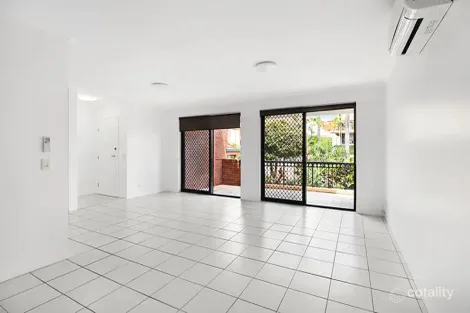 Property photo of 3/3-7 Eady Avenue Broadbeach Waters QLD 4218