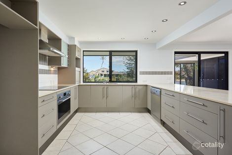 Property photo of 16 Andrew Avenue Broadbeach Waters QLD 4218