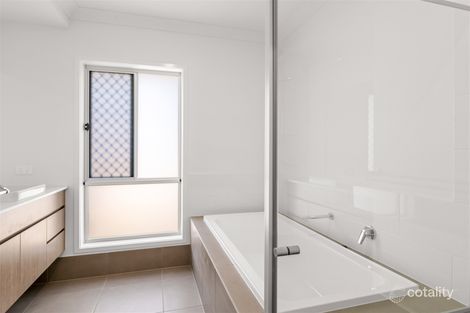 Property photo of 15 Hazell Circuit Victoria Point QLD 4165