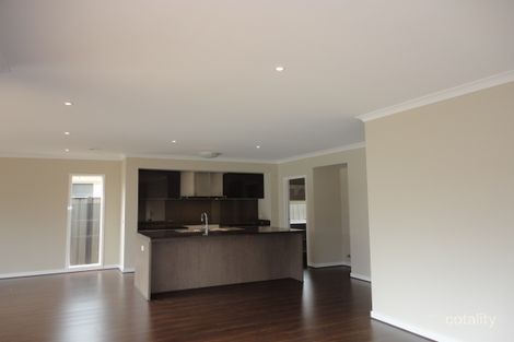Property photo of 2 Snowsill Circuit Point Cook VIC 3030