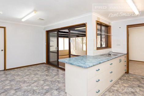 Property photo of 21 Gardenia Avenue Lake Albert NSW 2650