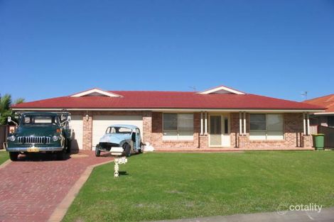 12 Eyre Cres, Forster, NSW 2428