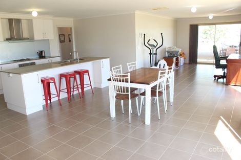 Property photo of 61 Pine View Drive Yarrawonga VIC 3730