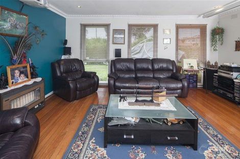 Property photo of 17 Page Close Noble Park VIC 3174