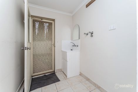 Property photo of 27 Emerald Circuit Craigieburn VIC 3064