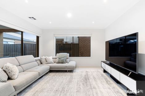 Property photo of 24 Abloom View Mickleham VIC 3064