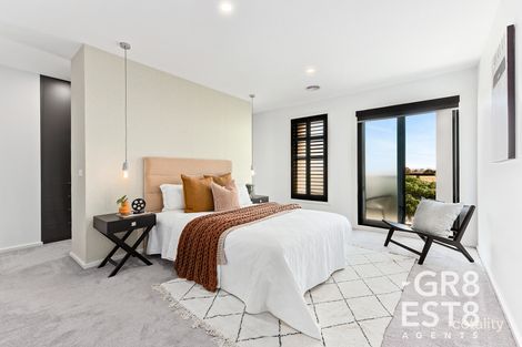 Property photo of 16 Fintona Crescent Cranbourne West VIC 3977