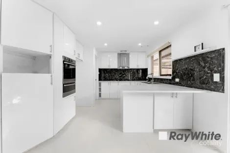 Property photo of 175 James Cook Drive Endeavour Hills VIC 3802