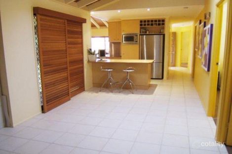 Property photo of 2 Ilaroo Crescent Warana QLD 4575