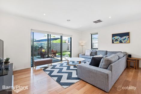 Property photo of 2/15 Aubrey Grove Boronia VIC 3155