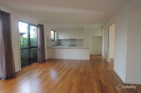 Property photo of 2 Stanley Grove Blackburn VIC 3130