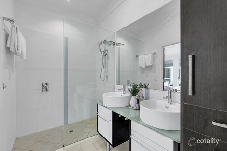 Property photo of 64 Barcoo Crescent Sinnamon Park QLD 4073