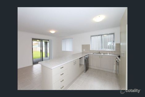 Property photo of 8 Outlook Boulevard Fletcher NSW 2287