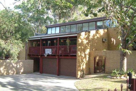 4 Bluegum Cres, Picnic Point, NSW 2213