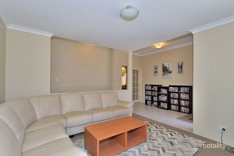 Property photo of 2/318 Hardey Road Cloverdale WA 6105
