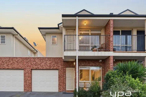 2/74 Rutherglen Cres, Gowanbrae, VIC 3043