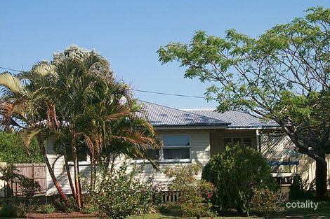 19 Cunningham St, Torquay, QLD 4655