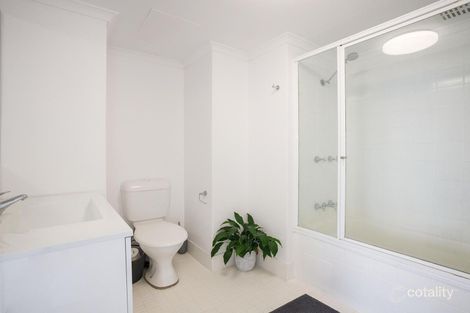 Property photo of 27/2916 Gold Coast Highway Surfers Paradise QLD 4217