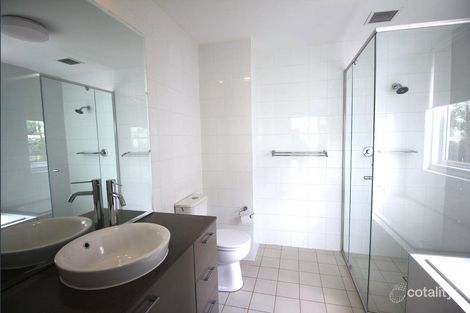 Property photo of 8 Peninsula Drive Breakfast Point NSW 2137