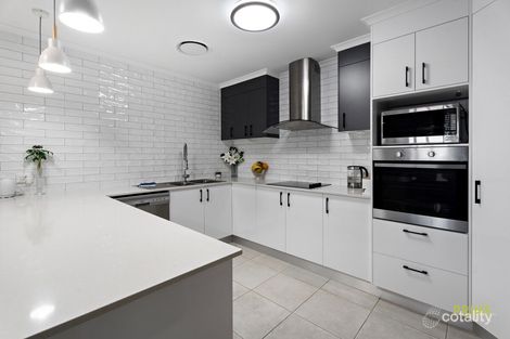 Property photo of 11 Larissa Way Urangan QLD 4655