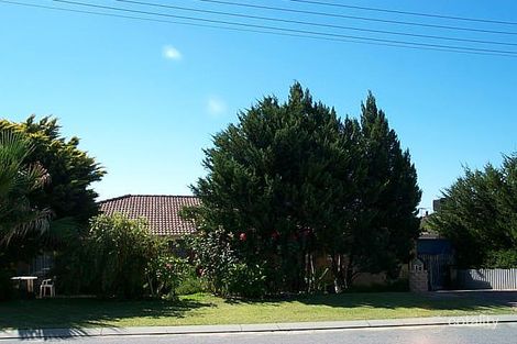 Property photo of 23 Bridgedale Close Beldon WA 6027