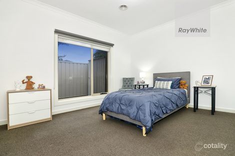 Property photo of 23 Dunfield Drive Gladstone Park VIC 3043