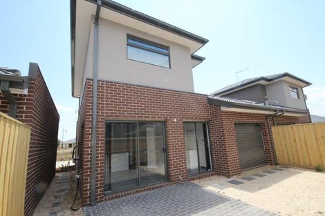 Property photo of 29 Burssi Circuit Doreen VIC 3754