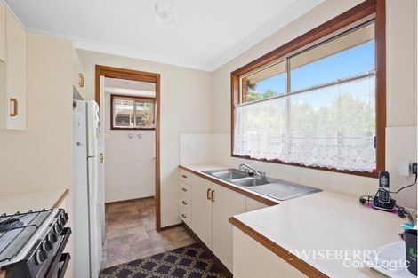 Property photo of 16 Gavin Way Lake Haven NSW 2263