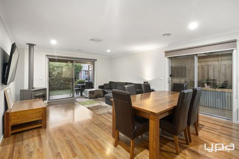 Property photo of 34 Timbarra Drive Werribee VIC 3030