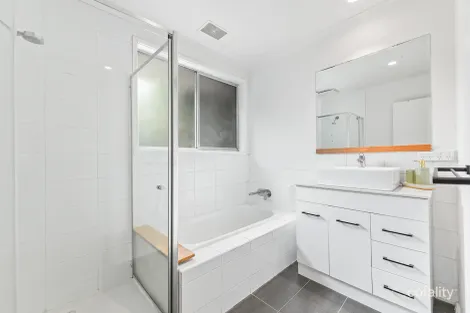 Property photo of 5 Troon Place Frankston VIC 3199