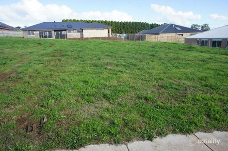 8 Bexley Bvd, Drouin, VIC 3818