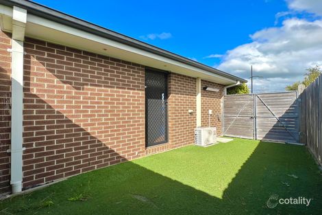 Property photo of 6 Pipit Close Pakenham VIC 3810