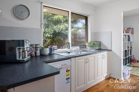 Property photo of 10 Lamont Crescent Cranbourne VIC 3977