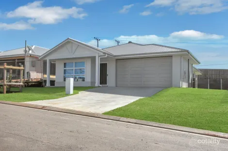 11 Staghorn St, Thrumster, NSW 2444