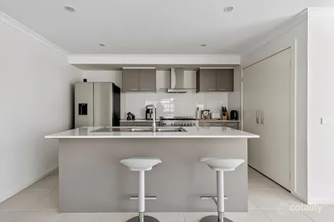 Property photo of 35 Truffle Circuit Mount Duneed VIC 3217