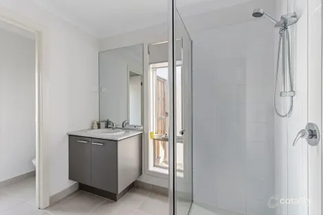 Property photo of 35 Truffle Circuit Mount Duneed VIC 3217