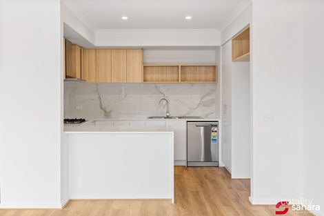 Property photo of 21 Farabi Walk Truganina VIC 3029